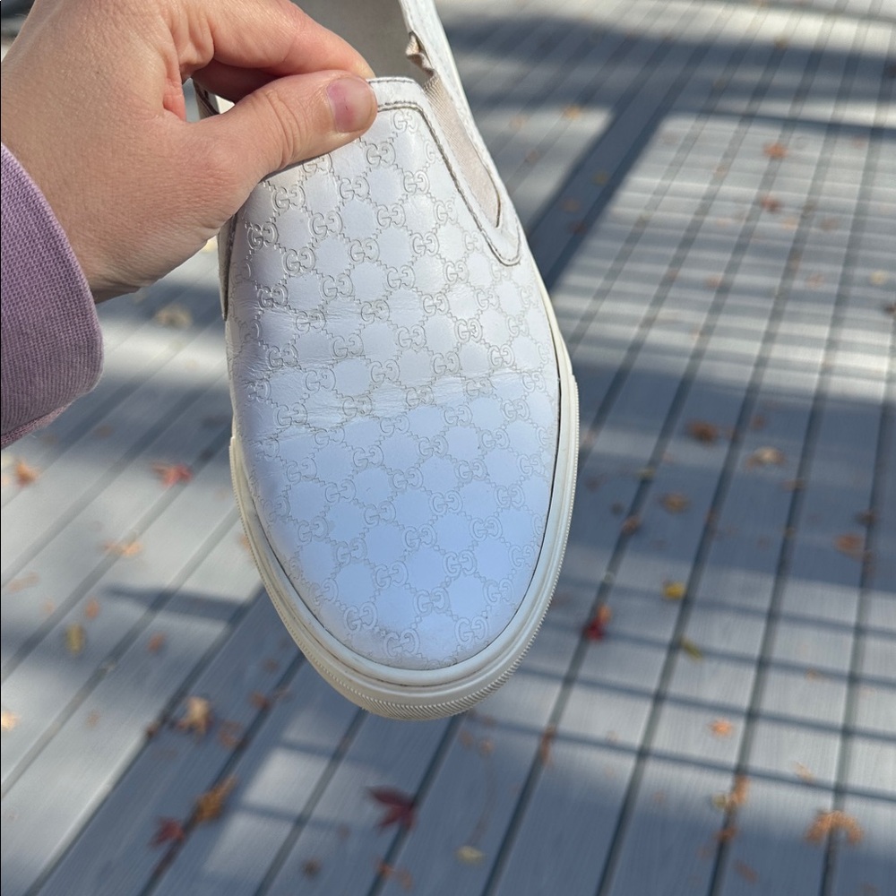 Gucci White Microguccissima Pattern Leather Sneakers w free  Gucci wristlet - Picture 16 of 16